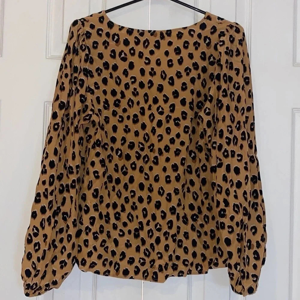 A new day vintage Leopard print Elegant long sleeves V-neck blouse Sz L - Picture 5 of 14